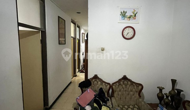 Rumah Lama Cocok untuk di Jadikan Hunian atau Kantor Deket Tsm 2