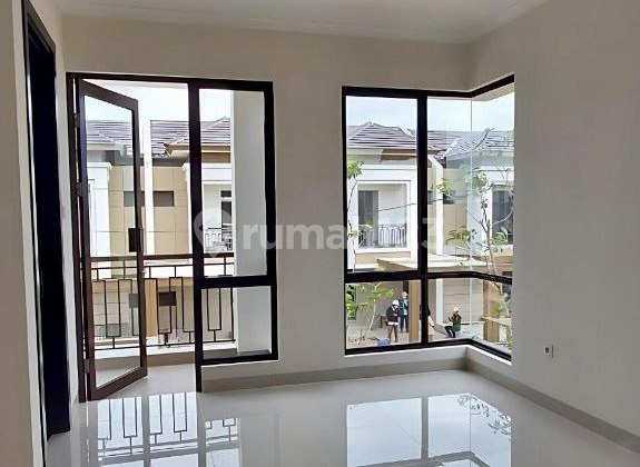 Rumah Baru 2 Lantai Siap Huni Lokasi Best di Podomoro 2