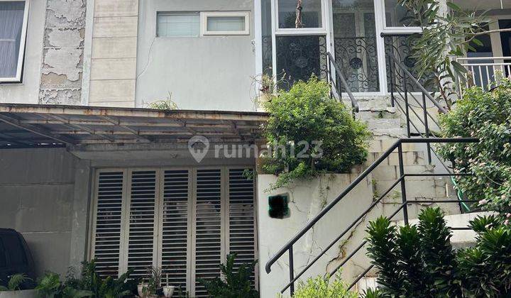 Rumah Siap Huni Dalam Komplek One Gate Cigadung 1