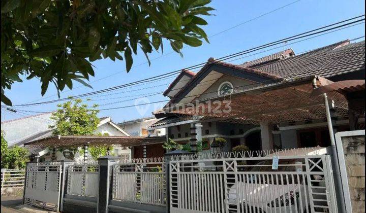 Dijual Rumah Siap Huni Hook 2 Lantai di Antapani  2