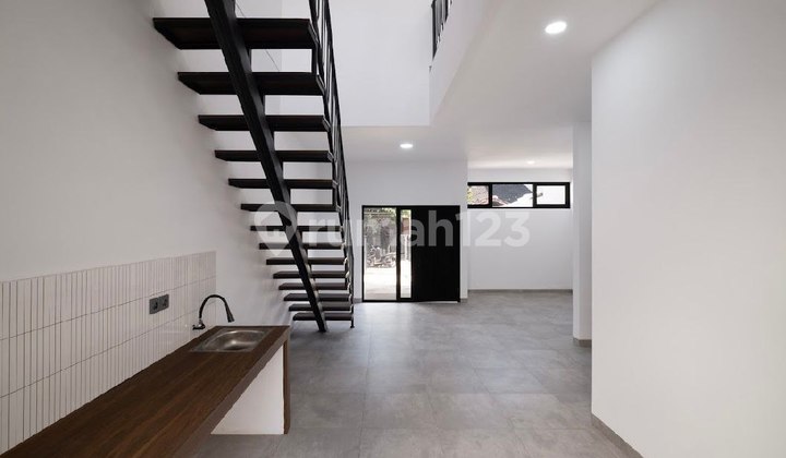 New 2-Story Tropical Modern House in Antapani 2