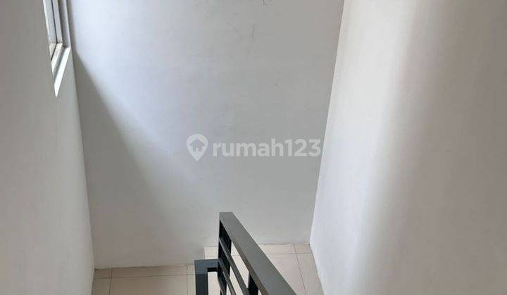 Rumah Minimalis Siap Huni Kawasan Komplek Setraduta 2