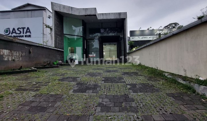 Ready-to-occupy shophouse suitable for an office, main road access in Dago. 2