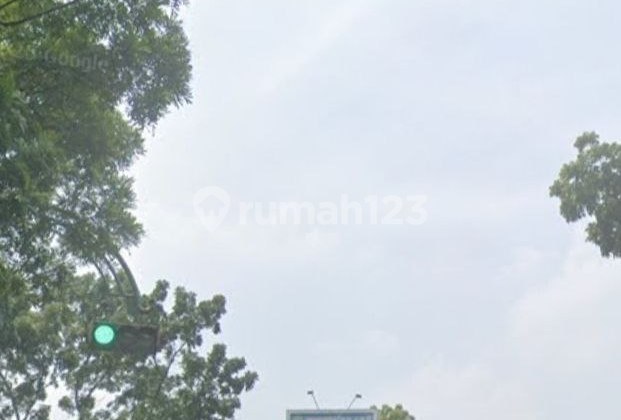 strategic ready-to-occupy house on main road suitable for business in Riau wing 2