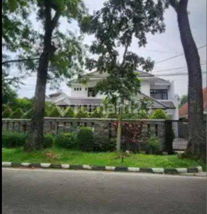 Rumah Mewah Strategis Depan Jalan Lebar di Cimanuk 2