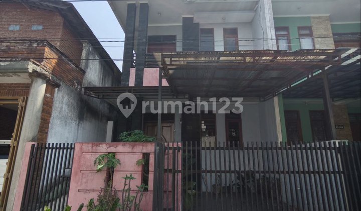 Minimalist house below NJOP in Kawaluyaan Indah 2