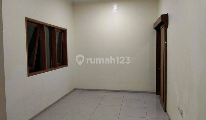 Rumah 2 Lantai yang nyaman di Setramurni 1