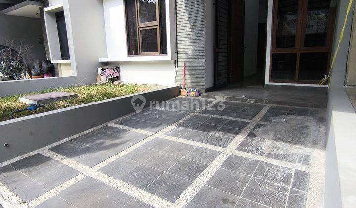 Rumah Kontrakan Di Singgasana Hadap Barat 1