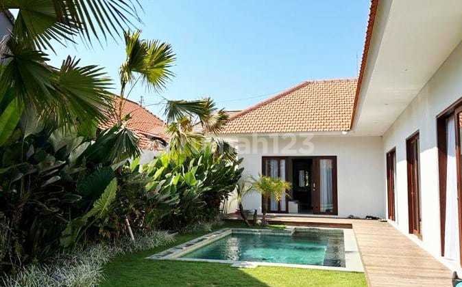 3BR Villa Beach Side Sanur Area, Long Lease 27 Years [SBP 1460]