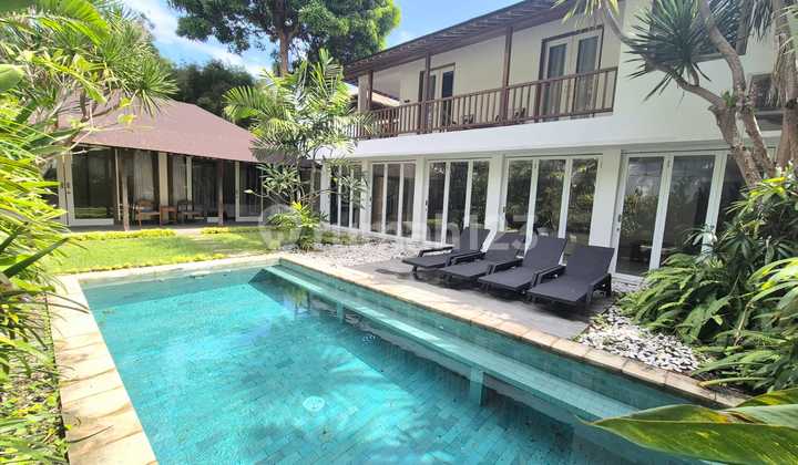 Sanur Villa 3 Bedrooom Beachside [1390]