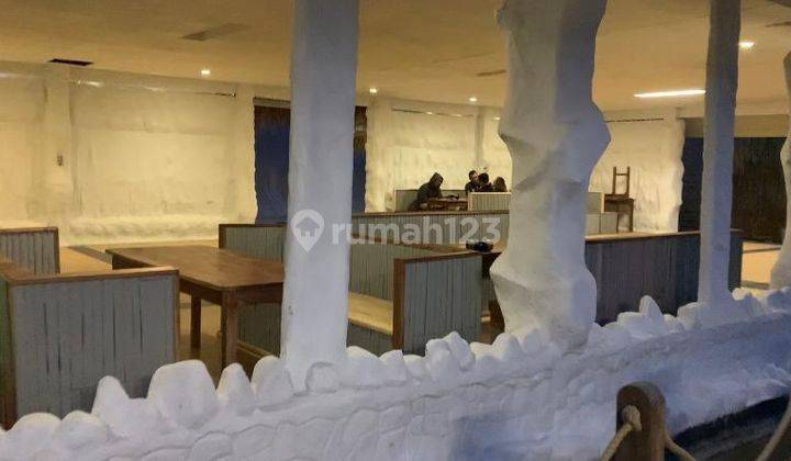 Gedung pertemuan di Kolonel masturi ex cafe  5