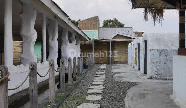 Gedung pertemuan di Kolonel masturi ex cafe  4