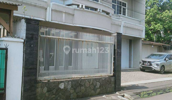 Jual rumah tempat usaha 2 rumah jadi satu dilewati dua jalan 1