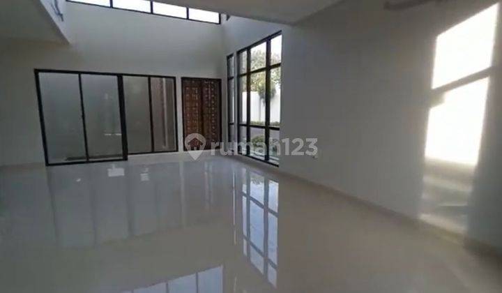 Rumah 2 Lantai Bagus SHM di Summarecon, Bandung