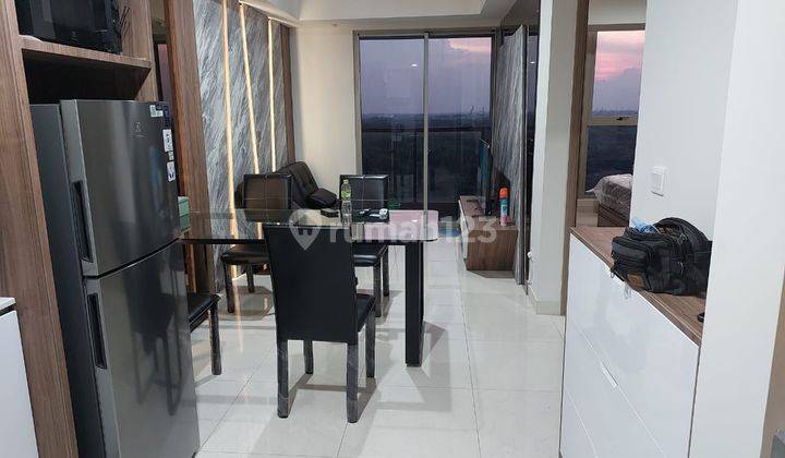 Apartemen Gold Coast 2BR Honolulu View Sea Design Interior Bagus 1