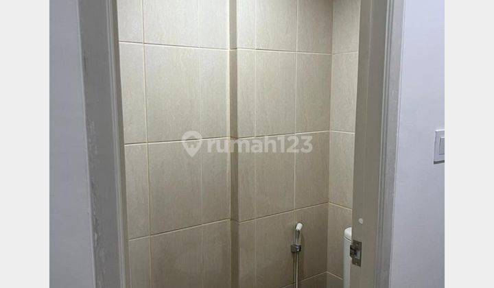 kamar mandi apartemen osaka riverview pik 2