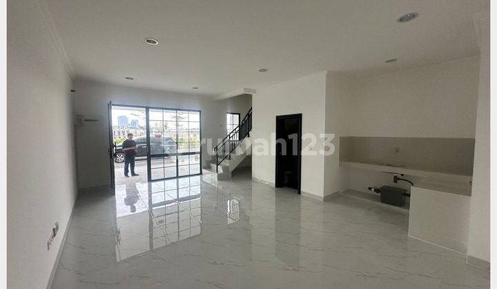 Brand New!! Rumah Pik 2 Bukit Nirmala 6X15m Hadap Taman, 3+1 Bed