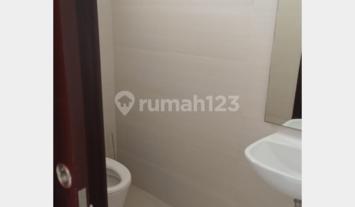 Rumah Full Furnished Golf Island Pik Uk 5X17.8m Sudah Renov Rapi 2