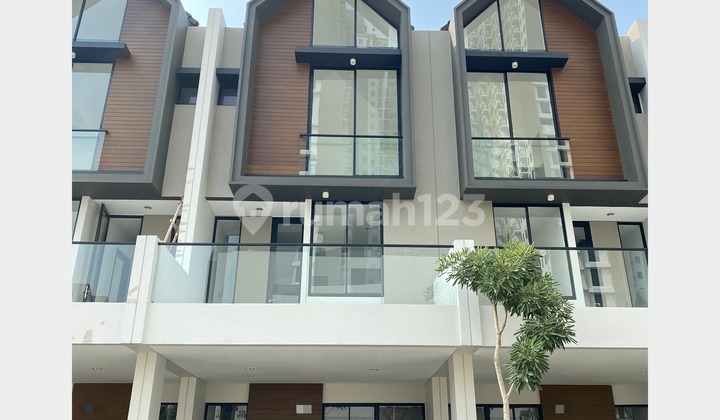 Disewakan Rumah Pik 2 Type Luna 5X10m 3 Lantai Brand New Termurah 1