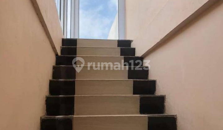 Dijual cepat rumah 3 lantai di Baloi view 5