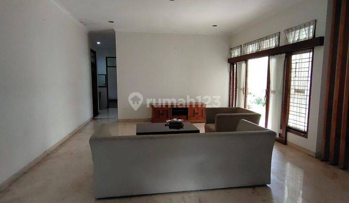 Rumah Bagus Sekali Semi Furnished Di Setra Indah, Bandung 1