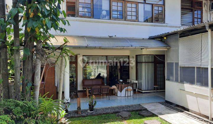 Rumah 2 Lantai Bagus Sekali di Setra Sari, Bandung 1