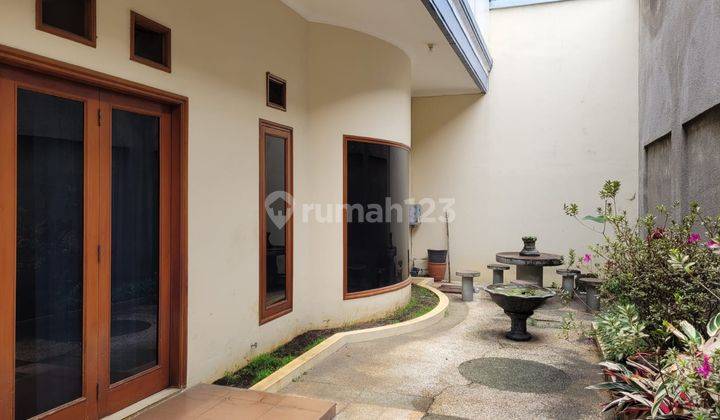 Turun Harga Rumah 3 Lantai di Setra Duta, Bandung 2