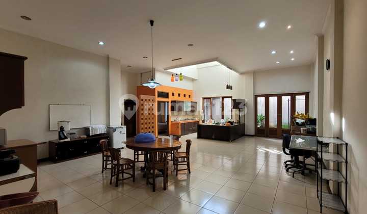 Rumah 3 Lantai di Setra Duta, Bandung 2