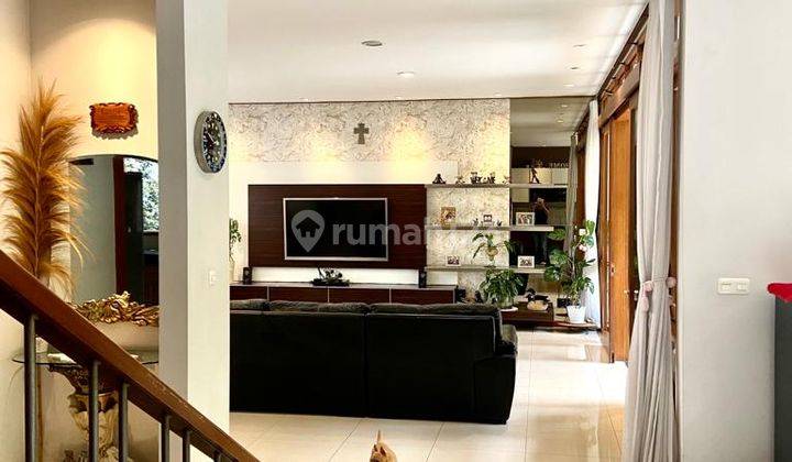 Rumah 2 Lantai Bagus Furnished di Setra Duta, Bandung 2