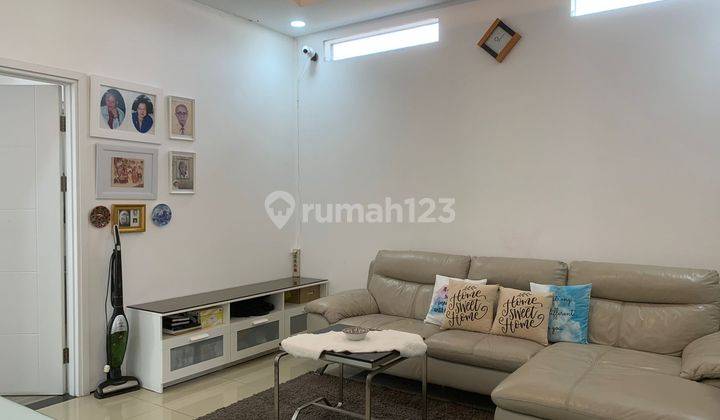 Rumah Minimalis Modern Setraduta Rp 3,6 M 1