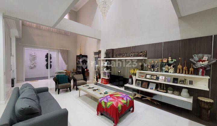 Rumah 2 Lantai Bagus Furnished di Batununggal, Bandung 1