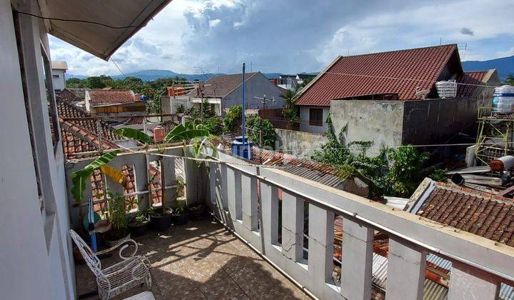 Rumah 2,5 Lantai di Sayap Riau, Bandung 2