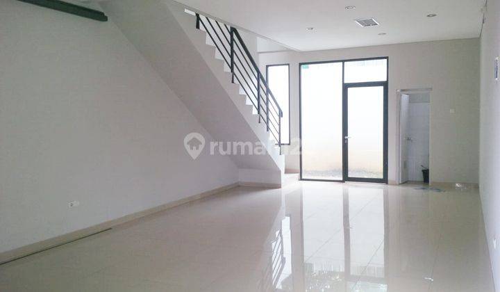 2 Unit Ruko Sukahaji, Sayap Setrasari Mainroad 1