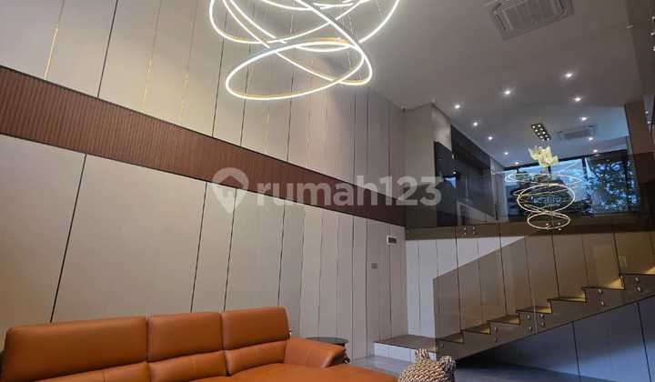 Rumah Bagus Furnished Sayap Setra Sari, Bandung