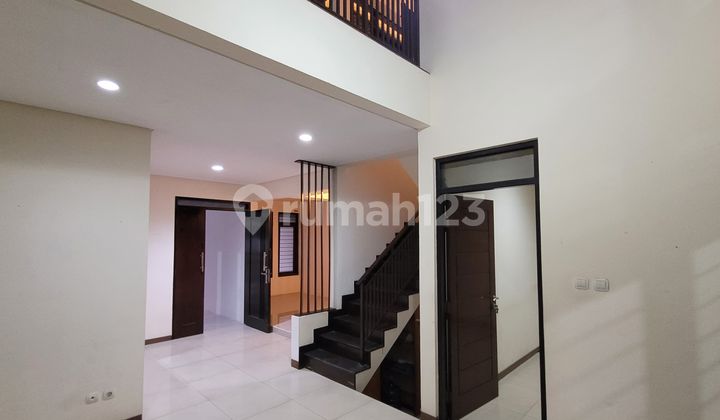 Turun Harga Rumah 2 Lantai Bagus di Batununggal Abadi, Bandung 1