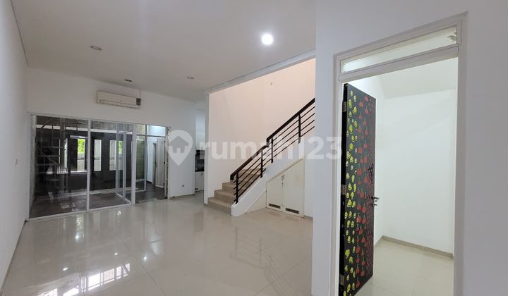 Rumah 2 Lantai Bagus Setra Duta, Bandung 2