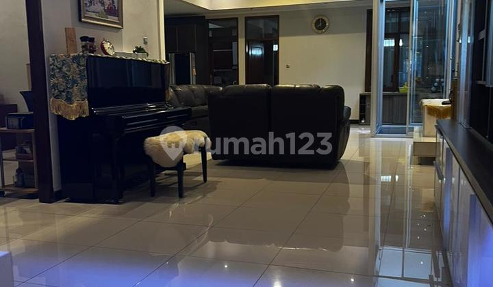 Well-Maintained Minimalist Twin 2-Story House 2