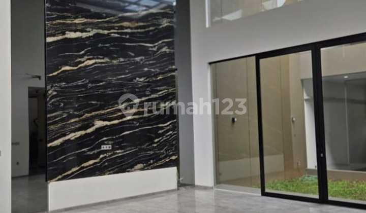 Luxury Home Xandari Summarecon Bandung 2