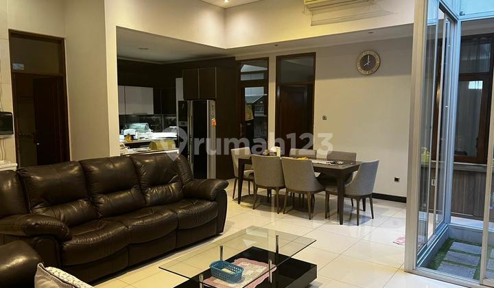 Rumah 2 Lantai Minimalis Terawat Kembar Mas