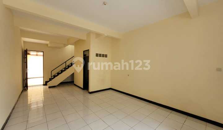 Nice Rajawali 3-Story Shop House, Bandung