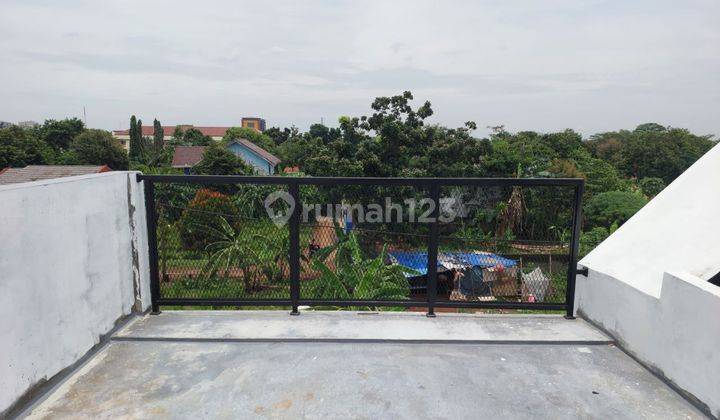 Rumah Cantik Di Bekasi, Siap Huni, Banyak Bonusnya  3