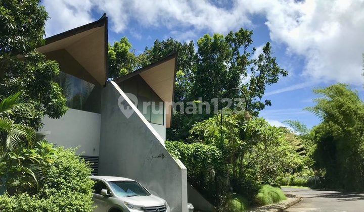 Modern Villa Nusa Dua Elite Area One Gate System