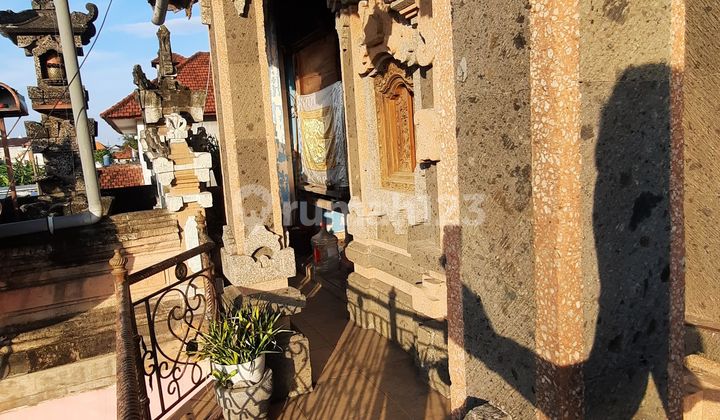 Buc Rumah Balinese Dua Lantai Jalan Renon