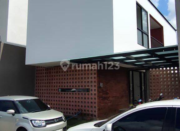 BRAND NEW VILLA BONUS PRIVATE POOL LETAK PREMIUM KEROBOKAN 1