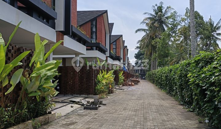 Satu Gerbang Sistem Kompleks Villa Dekat Pusat Ubud