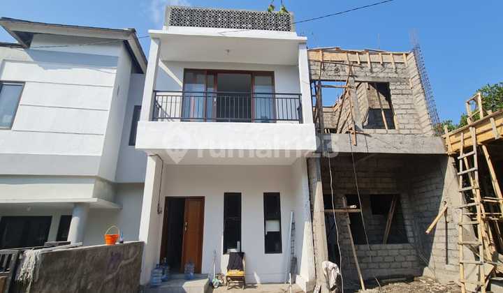 Rumah 3 Lantai Di Jimbaran One Gate System