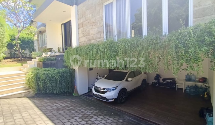 Luxury Villa Near Melasti Beach Ungasan 4 Car Garage 2