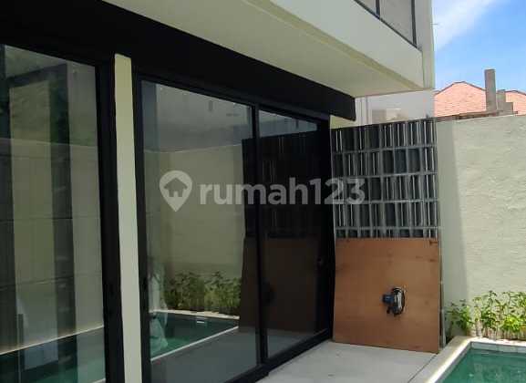 Brand New Villa Kerobokan Fully Furnished 2