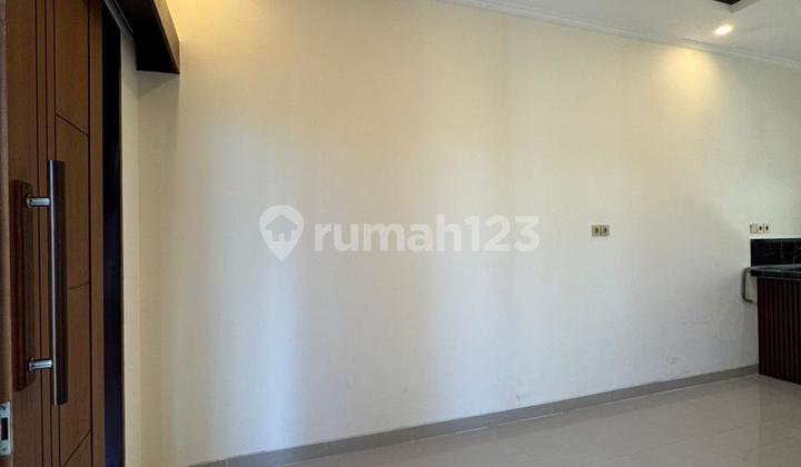 Rumah Semi Villa Bebas Banjir Dekat Gatsu Barat