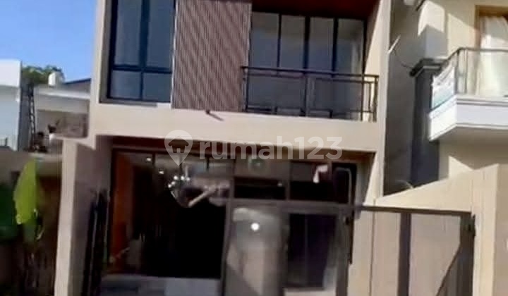 Rumah Cantik Fully Furnished Dekat Sekolah & Pasar - Denpasar